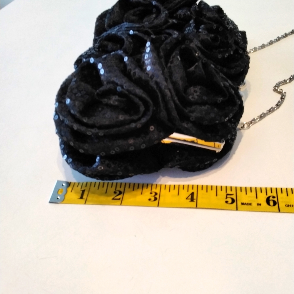 Women's black sequin rosettes evening bag - Picture 10 of 11